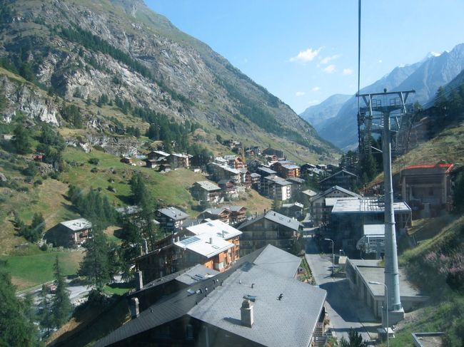 今日はロープーウェーに乗り、<br />ハイキングです。