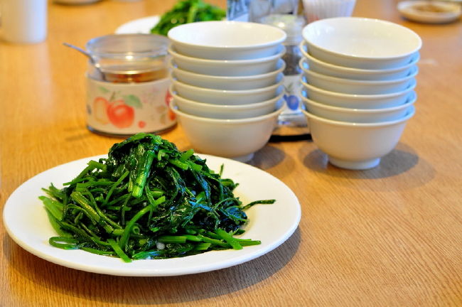 ②空芯菜<br /><br />とにかく、１日に１食は食べました。<br /><br />それぞれの店の味があって美味しかった！