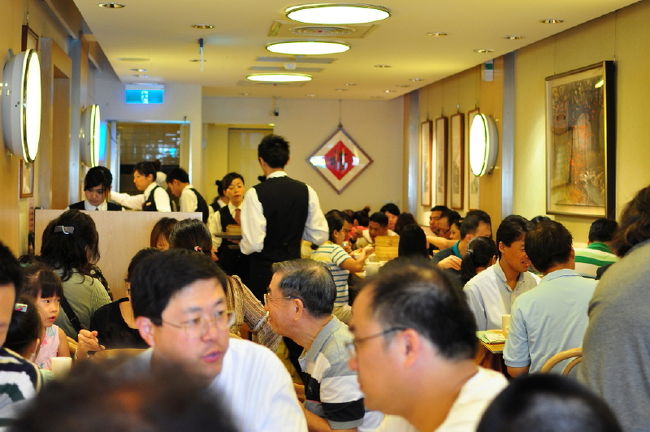 ②店内　<br /><br />３階か４階だったと思います<br /><br />最上階はＶＩＰ専用かな？