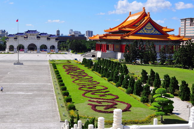 ②しまった(-_-;)<br /><br />あまりにも広くバスまで指定時刻に・・<br /><br />ツアーの皆さんをバスの中で１０分ほど<br /><br />待たせてしまった！ごめんなさい。