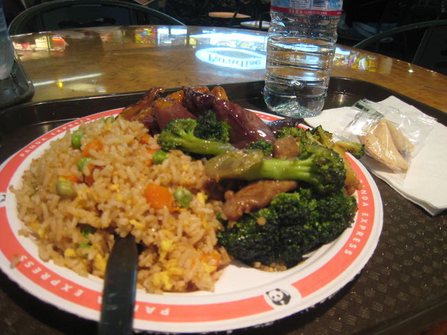 アラモアナSC内フードコートでごはん