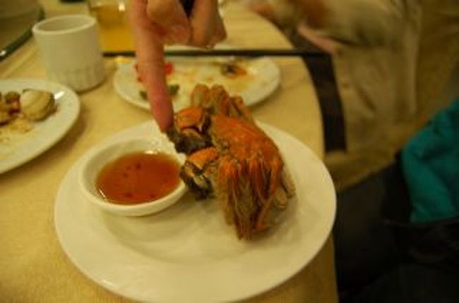 上海といえば当然上海蟹でしょう。<br />=^-^=うふっ♪<br />しっかり頂きました。<br />１匹１５００円もしたけど、味噌は絶品でしたよ。<br />蟹の身はほとんど食べるとこありませんでしたが・・・