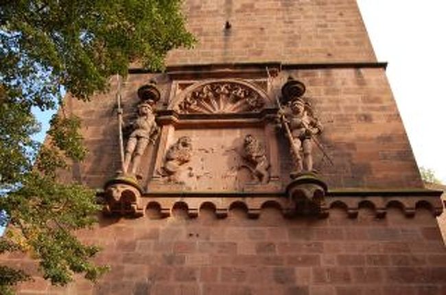 ハイデルベルグ城へやってきました。<br />前回来たときはみぞれ混じりの雨だったので、今回は天気で最高でした。