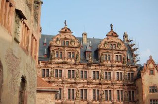 ハイデルベルグ城の外観<br />修復中でした。