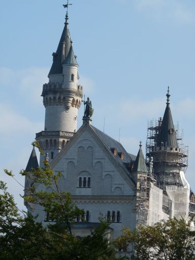 ディズニーランドのシンデレラ城のモデルとなったお城。<br />その美しさは感動物だったわ。