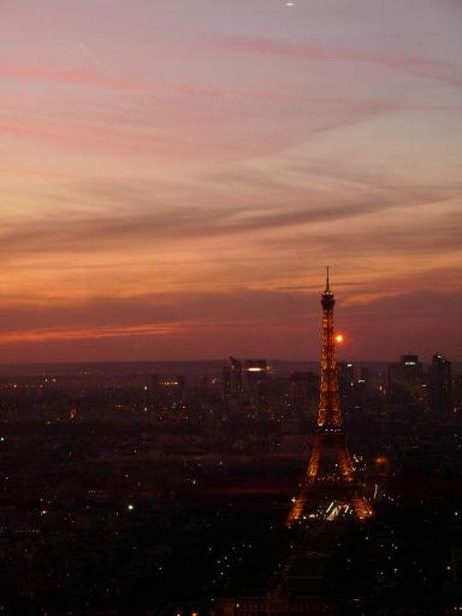 パリの街が夕映えに・・・・<br />ロマンティックだったわ。<br /><br />感動を胸に明日はいよいよモンサンミシェルです。