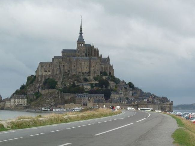 すごいね〜。まるで要塞みたいだよね。<br />天空の城ラピュタのモデルになったって聞いて納得してしまいました。<br />そっくりだもんね。