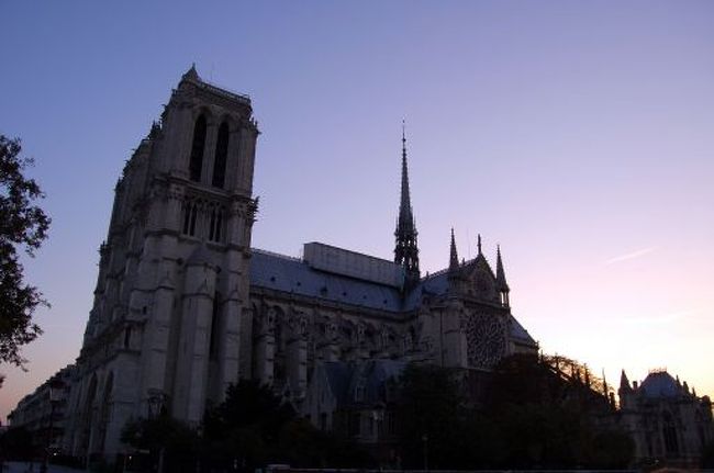 ８時前です。<br />朝焼けが美しいでしょ。<br />来て良かったわ。