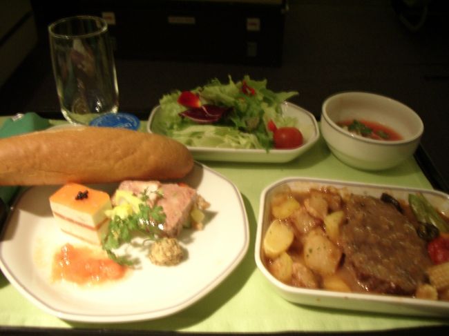 「関空〜ホノルル」ＪＯ０７８の機内食（C洋食・お肉）<br />