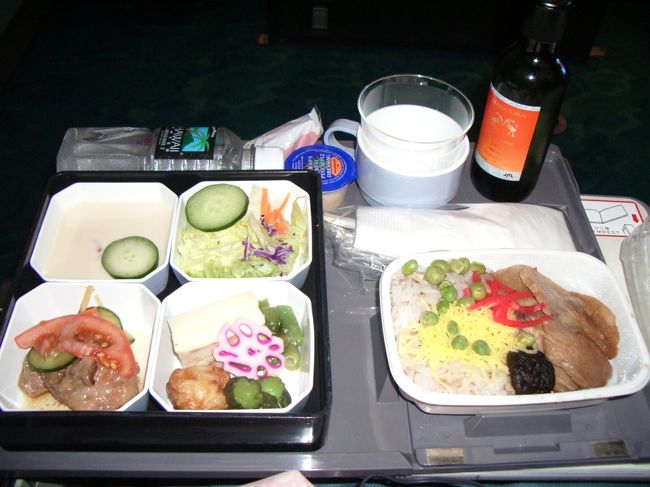 「ホノルル〜関空」ＪＯ０７７の機内食