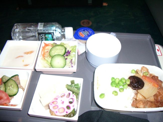 「ホノルル〜関空」ＪＯ０７７の機内食 