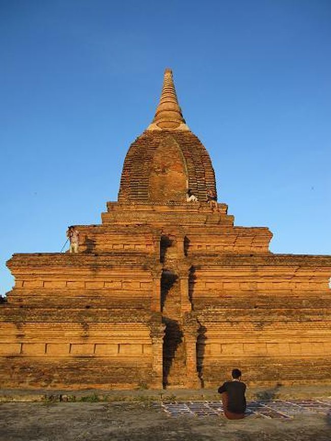 これがのぼった寺院。途中から中国人観光客が大量にきて、うるさくて雰囲気ぶち壊しだったのが悔しい。 <br /><br /> <br /><br />