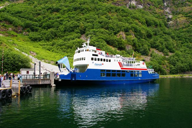 遊覧船が待っているのですぐに乗船します。