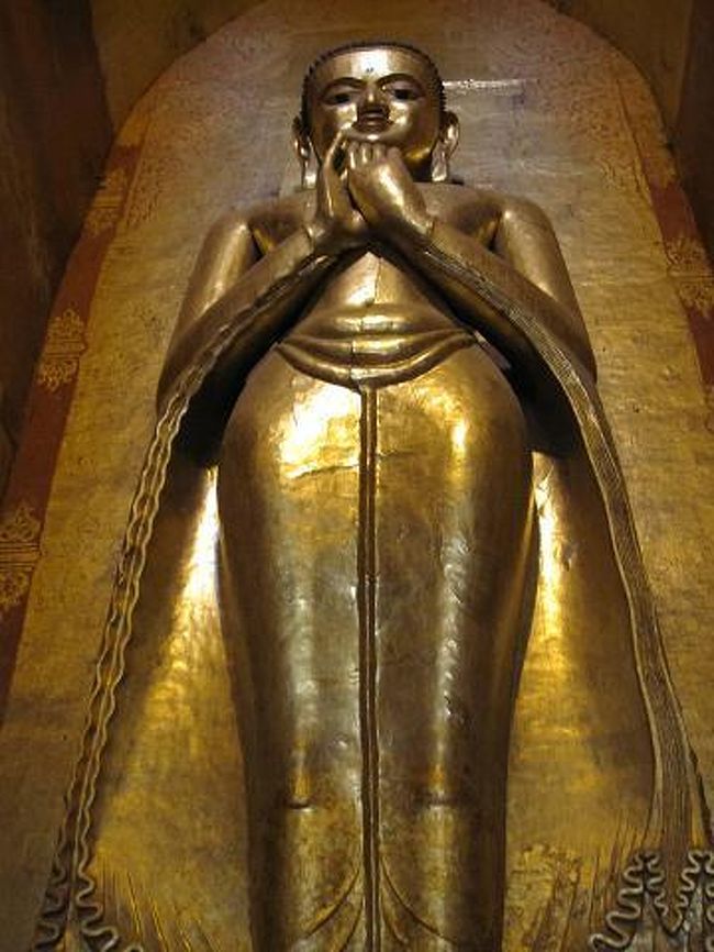 <br />近くで見ると真顔なのです。 