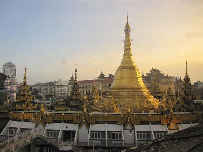 宿から見たスーレーパヤー。