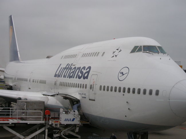 アップで見ると<br /><br /><br />かっこいいですね〜！<br />この2階席に憧れの席があるんですね。