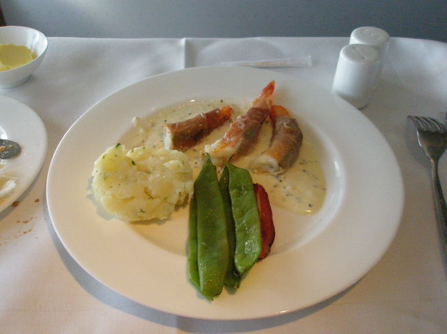 「車海老のサルティンボッカ　クラッシュポテト、パルメザンソース」<br />