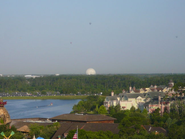 おはようございます。<br />ダウンタウン・ディズニー（ホテルから）