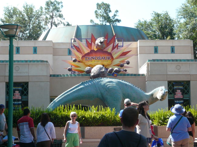 ダイノソー（絶滅へのカウントダウン）（DINOSAUR (formerly Countdown to Extinction)） <br />