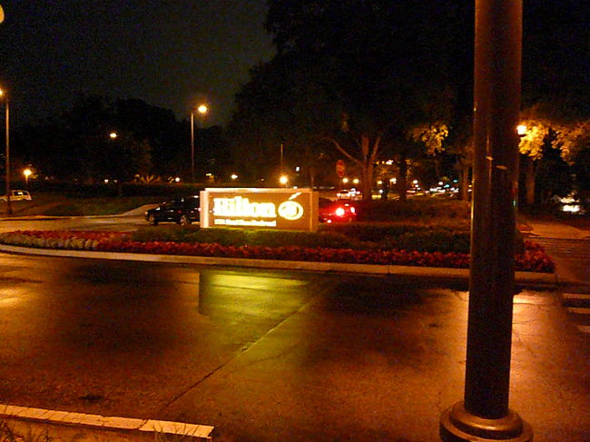 今回宿泊する。HILTON in the WALT DISNEY WORLD Resort　です。<br /><br />Down Town Disney に徒歩圏です。