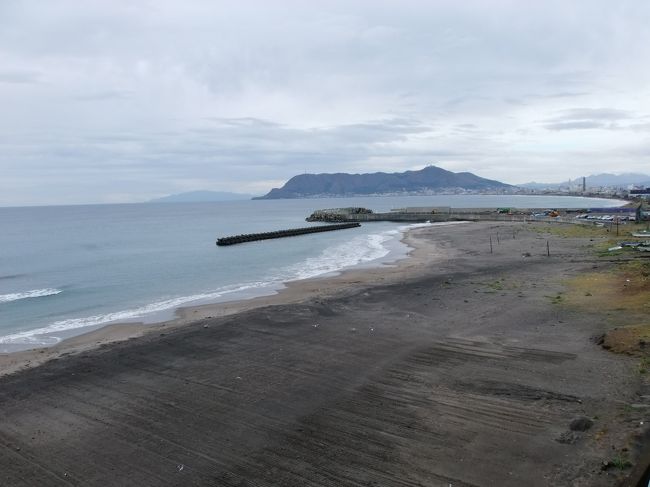 この写真は翌朝のものですが<br />部屋の窓からの眺めです。<br />津軽海峡や函館山がバッチリ！