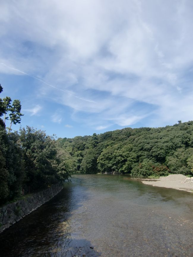 くどいようだが、本当に、文字通り目を奪われるくらい青空が美しかった。