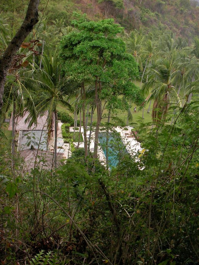 アマンキラのもう１つのプール。<br />海横に45Mプールがあります。<br />がしがし泳ぐ人はこちらが便利。<br />夜はプールサイドを貸しきってのパーティも出来ます。<br />ここでのウエディングも素敵そう。