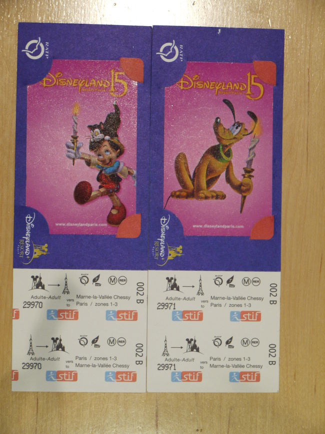 RARの往復乗車券付のﾃﾞｨｽﾞﾆｰ・ﾊﾟﾘのチケット。<br />このチケットは、Park Disneyland　と　Park Walt Disney Studio どちらか選べるものです。 <br />