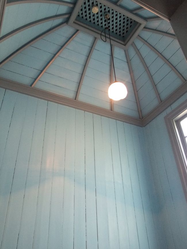 浴室の天井<br /><br />広がりのあるデザインで<br />気持ちよく入浴出来そうです。