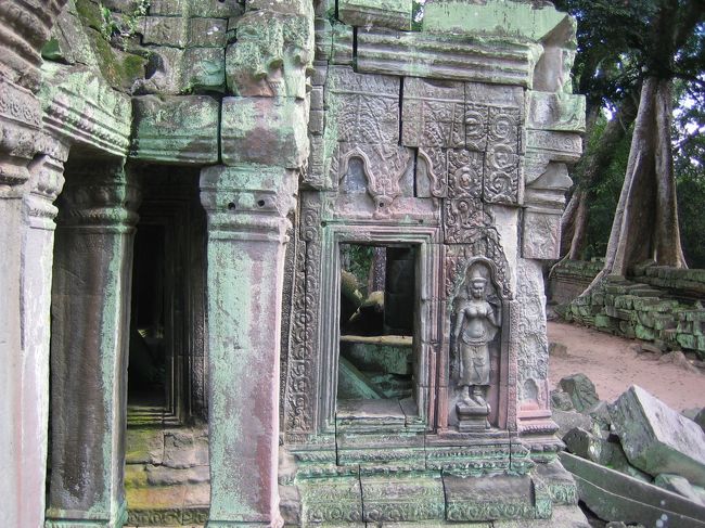 装飾が細かくて美しいです。