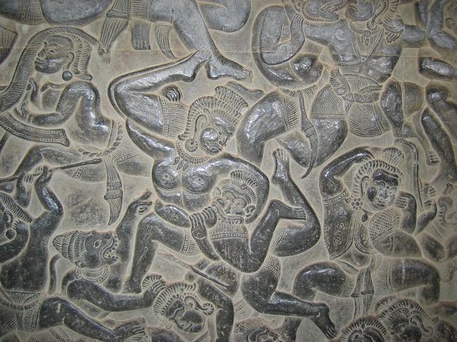 細かく、美しい壁画。<br />戦いの様子。<br /><br />猿が人を噛んでる(笑)