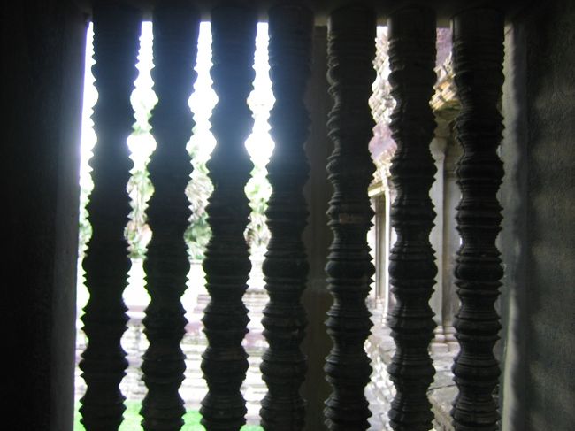 連子窓も細かい装飾があります。