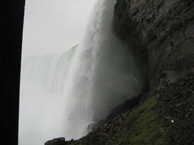 カナダ滝を横から撮影してみました。<br />