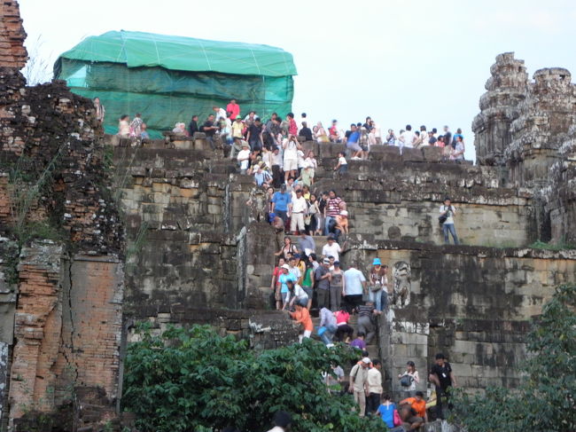 下りの階段はこんなに渋滞が。<br /><br />プレッシャーもあるし、焦っちゃって怖かったっす。<br />