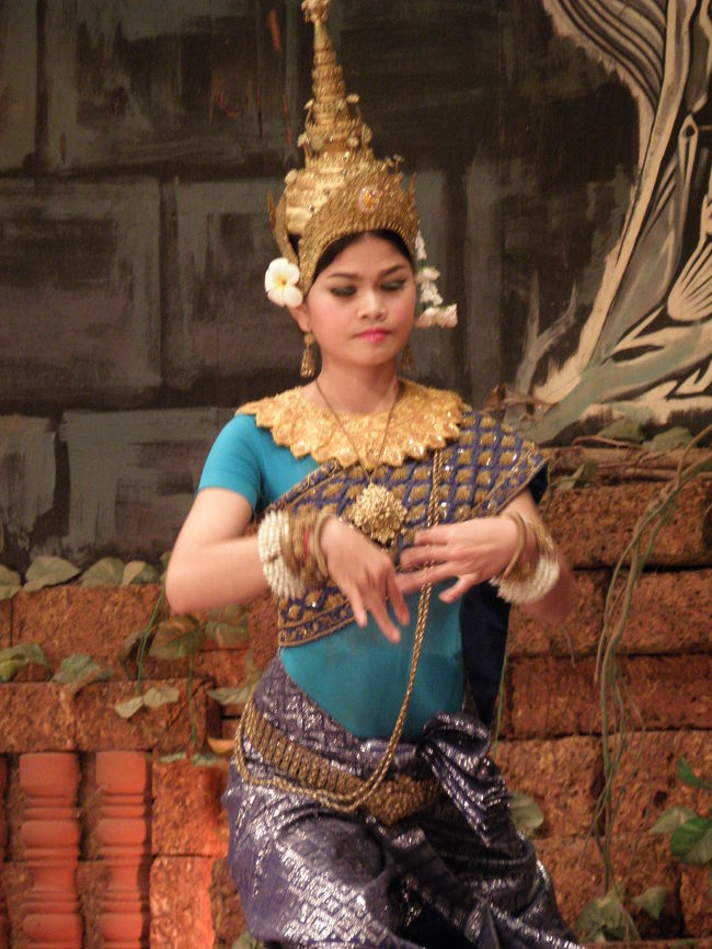 アプサラダンスって、<br /><br />こんな感じとか、