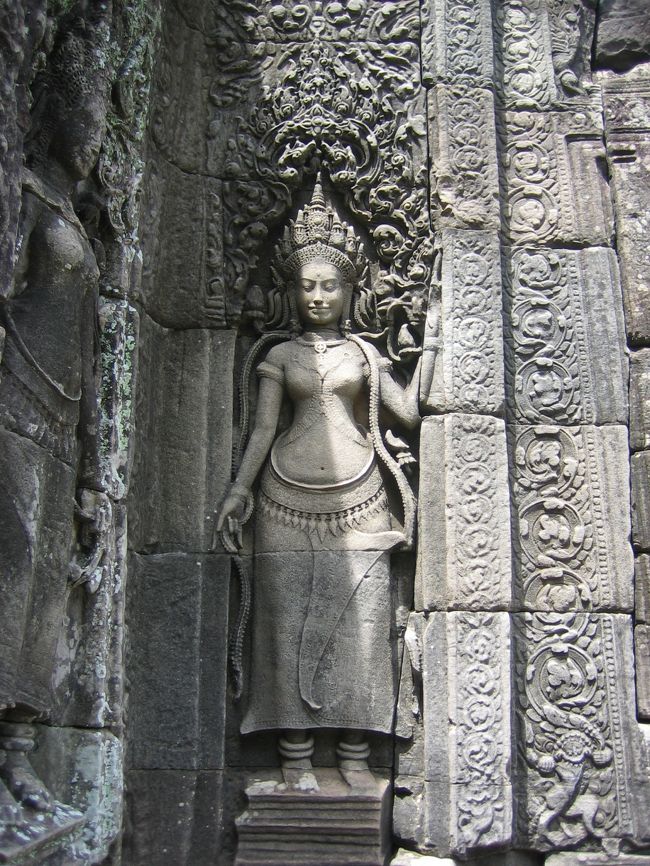 このデヴァダー像、とっても美しい。