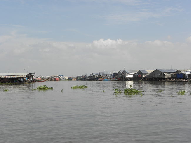 水上生活をしてる集落。