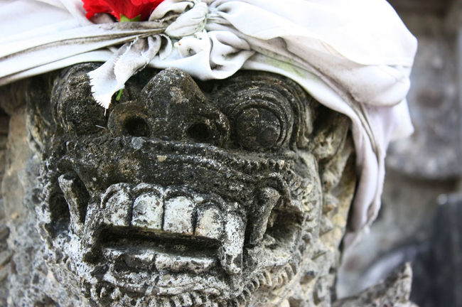 再び、HOTEL前を横切ってパドマ通から海を目指す。<br />