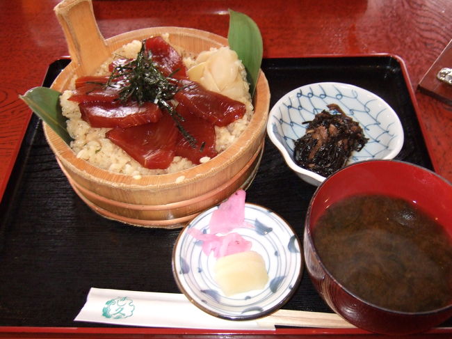 参拝後、すし久にて食事。<br />てこね寿司です。<br />結構ボリュームあります…