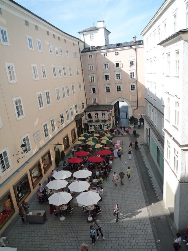 生家内の4階から外を見降ろす