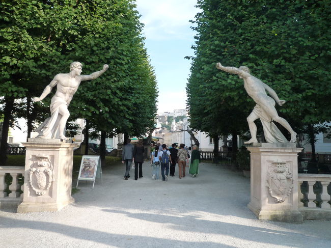 では、ミラベル宮殿へ☆<br /><br />『sound of music』ではドレミの歌を歌うシーンで知られています。