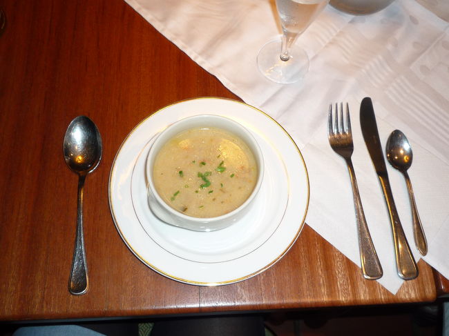 夕食のクリームスープ