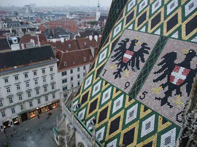 屋根の模様がおもしろい。