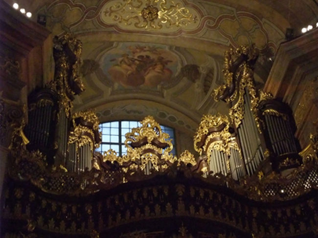 パイプオルガンも、なんか豪華っすよ！