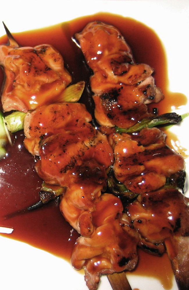 <br /><br />開店してからの評判でっか？<br /><br />大いに分かれまんね。<br /><br />焼き鳥はまあまあでしたよ。