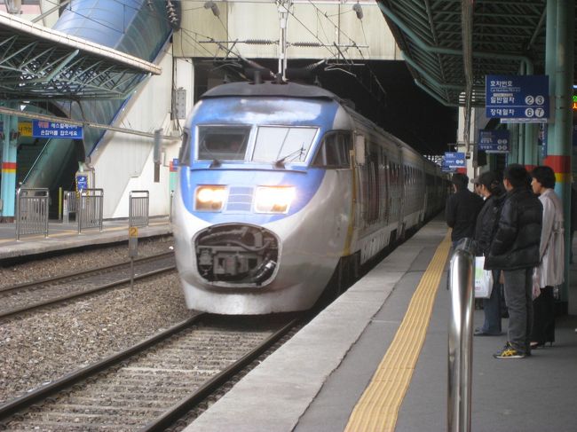 大好きな「セマウル号」<br />かつての花形特急、最高の幸せ感じまっス（笑）