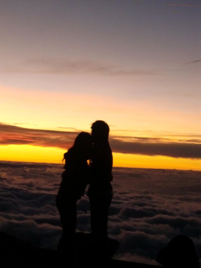 最後にロマンチックショット☆<br /><br />注）うめこではない<br /><br /><br />みんなジャンプしすぎてヘロヘロ。<br />（しかもかなりの標高なのに、笑）<br /><br />