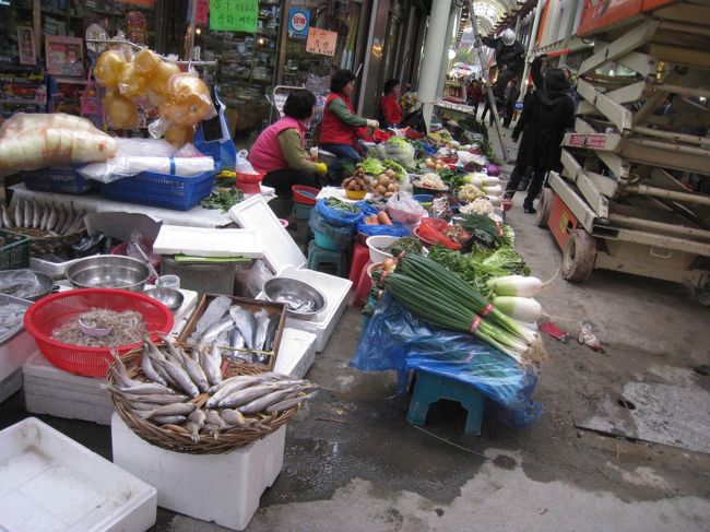 商店・市場街を通り、もうひとつ行っちゃおうかな？？！
