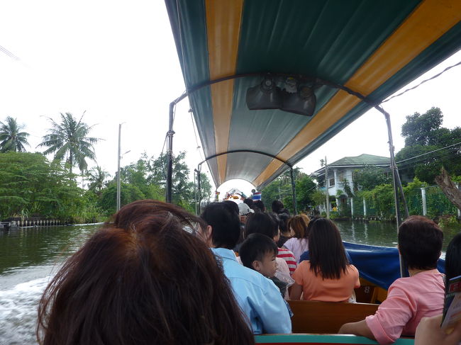 水上マーケットの付近にあるツアーに参加です。<br />3時間で９０Ｂ（２５０円くらい）でした。