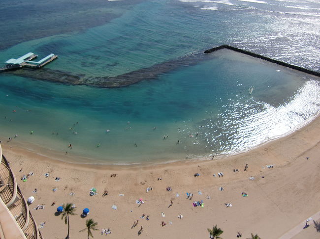 ホテルはヒルトン・ハワイアン・ヴィレッジ。<br />部屋からの景色。<br /><br />ビューティフル・オーシャン☆